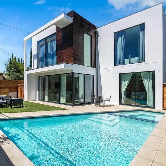 The Modern Serenity Retreat - Image 1